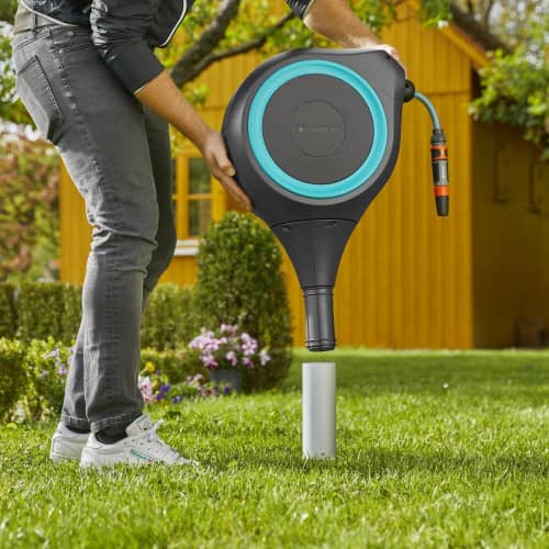 Купить Катушка Gardena на колышке со шлангом автоматическая 1/2 20 м по низкой цене