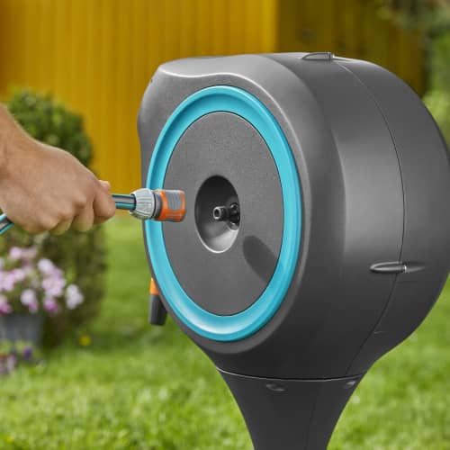 Купить Катушка Gardena на колышке со шлангом автоматическая 1/2 20 м по низкой цене