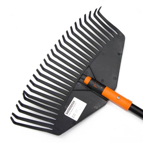 Купить Грабли веерные Fiskars 1003464 с черенком по низкой цене