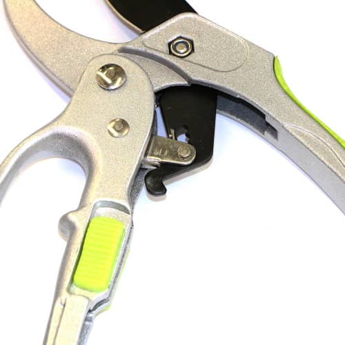 Купить Секатор TRAVENA с храповым механизмом по низкой цене