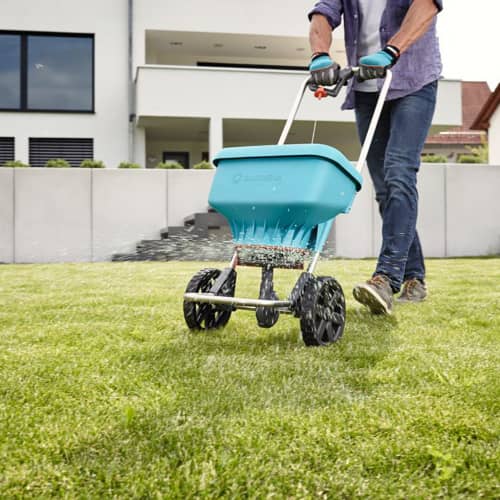 Купить Разбрасыватель-сеялка Gardena XL 18 л до 800 м2 по низкой цене