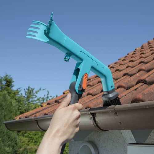 Купить Очиститель для желобов Gardena combisystem по низкой цене