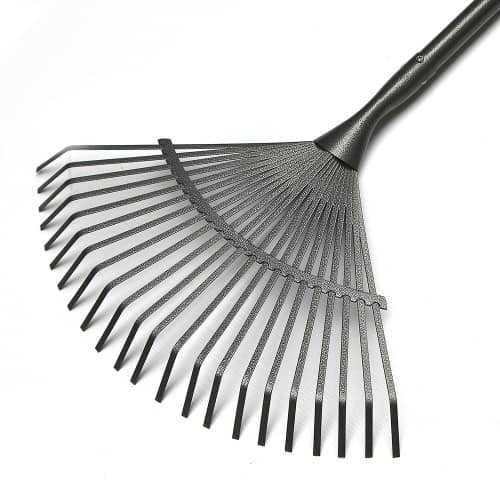 Купить Грабли веерные TRAVENA 22 зуба металлический черенок по низкой цене