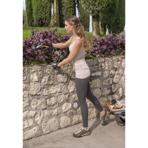 Купить Ножницы-кусторез WORX WG801E аккумуляторные 20 В по низкой цене