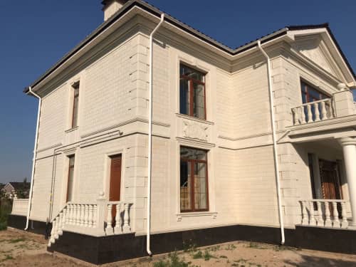 Купить Дагестанский камень Камень Юг чилинский розовый 350х750х20 мм для наружной отделки дома по низкой цене