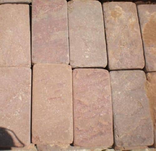 Купить Плитка из песчаника, теракотово-красная пиленая галтованная, 2х10х20 мм по низкой цене