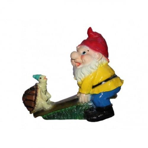 Купить Фигурка Гном на качелях садовая по низкой цене