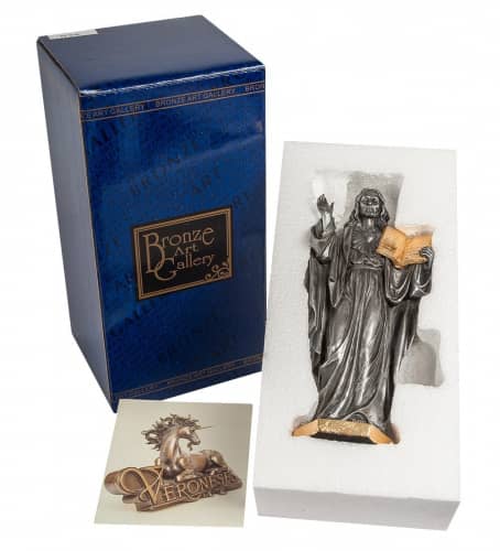 Купить Статуэтка Veronese Иисус с Ветхим Заветом WS-33 по низкой цене