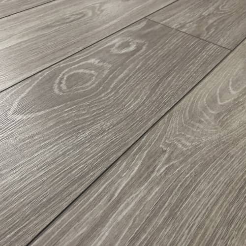 Купить Ламинат LAMINELY Открытие Дуб Дакота с фаской 8 мм АС5/33 класс 2,156 м2 по низкой цене