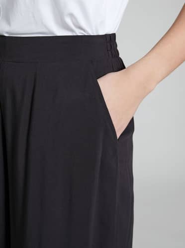 Купить Брюки-кюлоты Piazza Italia чёрные по низкой цене