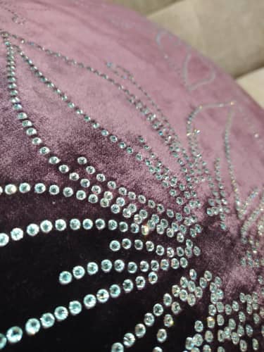 Купить Подушка Dream Land декоративная велюр фиолетовый с цветочным узором из кристаллов Swarovski 45х45 см по низкой цене