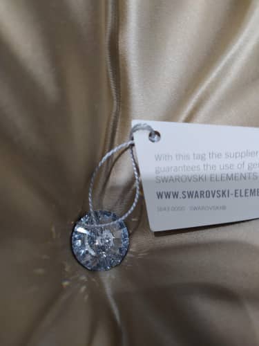 Купить Подушка Dream Land декоративная жаккард бежевый с кристаллом Swarovski 35х35 см по низкой цене