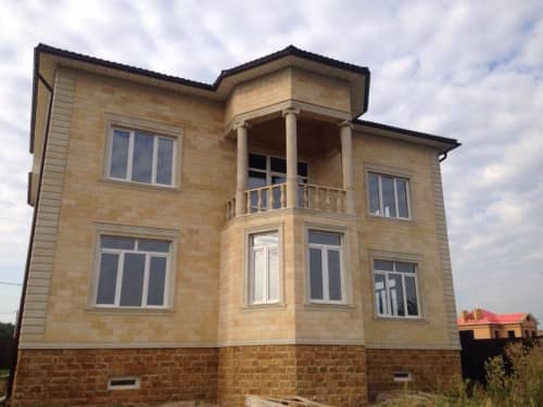 Купить Дагестанский камень Камень Юг геленбатановский желтый 300х600х20 мм для наружной отделки дома по низкой цене