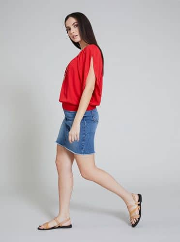 Купить Блузка Piazza Italia с кулоном на цепочке, коралловая по низкой цене