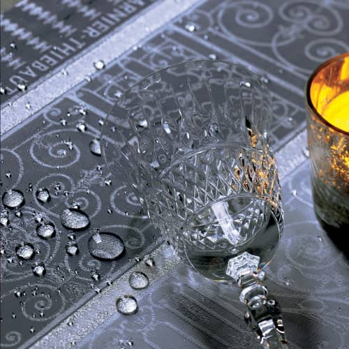 Купить Скатерть Garnier–Thiebaut Tuileries Argent серебристо-серая, 172х172 см по низкой цене