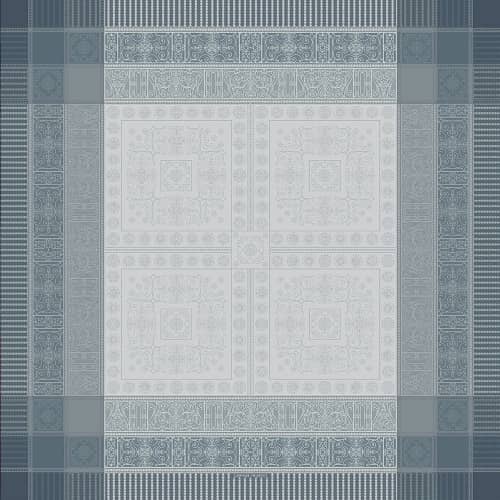 Купить Скатерть Garnier–Thiebaut Tuileries Argent серебристо-серая, 172х172 см по низкой цене