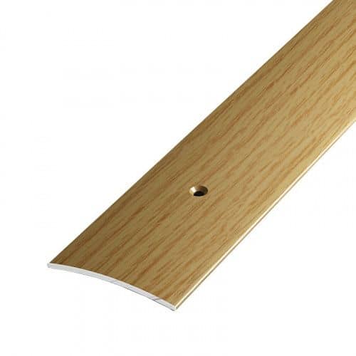 Деревянный, металлический, пластиковый напольный плинтус.