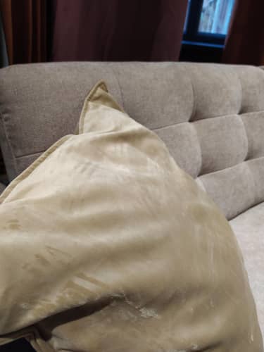 Купить Подушка Valles №3 декоративная микровелюр бежевый 50x50 см по низкой цене