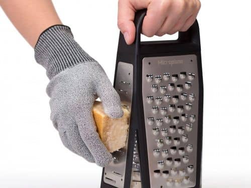 Купить Терка Microplane Specialty четырехсторонняя c чехлом и мерным контейнером по низкой цене