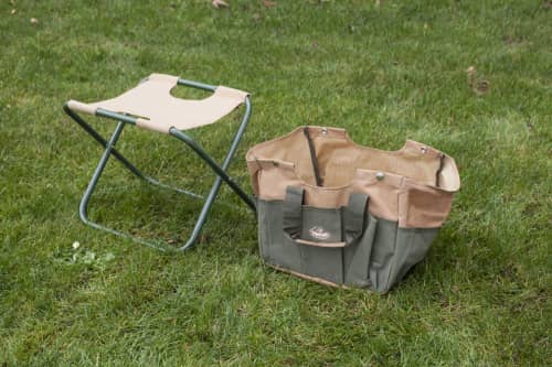 Купить Стул Esschert Design Gardentools садовый с сумкой для инструментов, коричневый по низкой цене