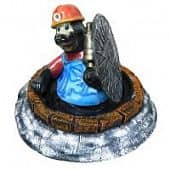 Купить Крышка люка крот в каске по низкой цене