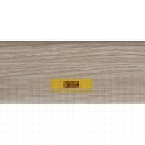 Деревянный, металлический, пластиковый напольный плинтус.