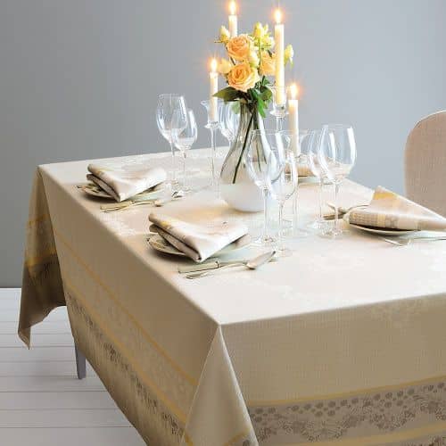 Купить Скатерть Garnier–Thiebaut Perce-Neige какао, 174х304 см по низкой цене