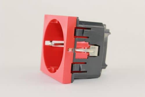 Купить Розетка Legrand Mosaic 2К+З с заземлением красная по низкой цене