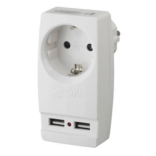 Купить Адаптер ЭРА 1 гнездо с заземлением + 2 USB 2,1 A по низкой цене
